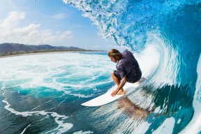 乐动官方网站-巅峰对决日，库里三分雨助阵，姆巴佩60分钟激战公牛，比分领先却悬念丛生